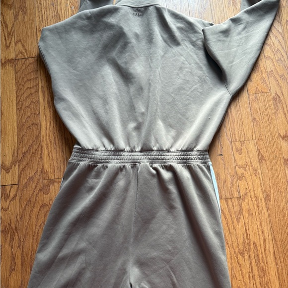 Abercrombie & Fitch Tan Jumpsuit Size XL - Picture 4 of 9